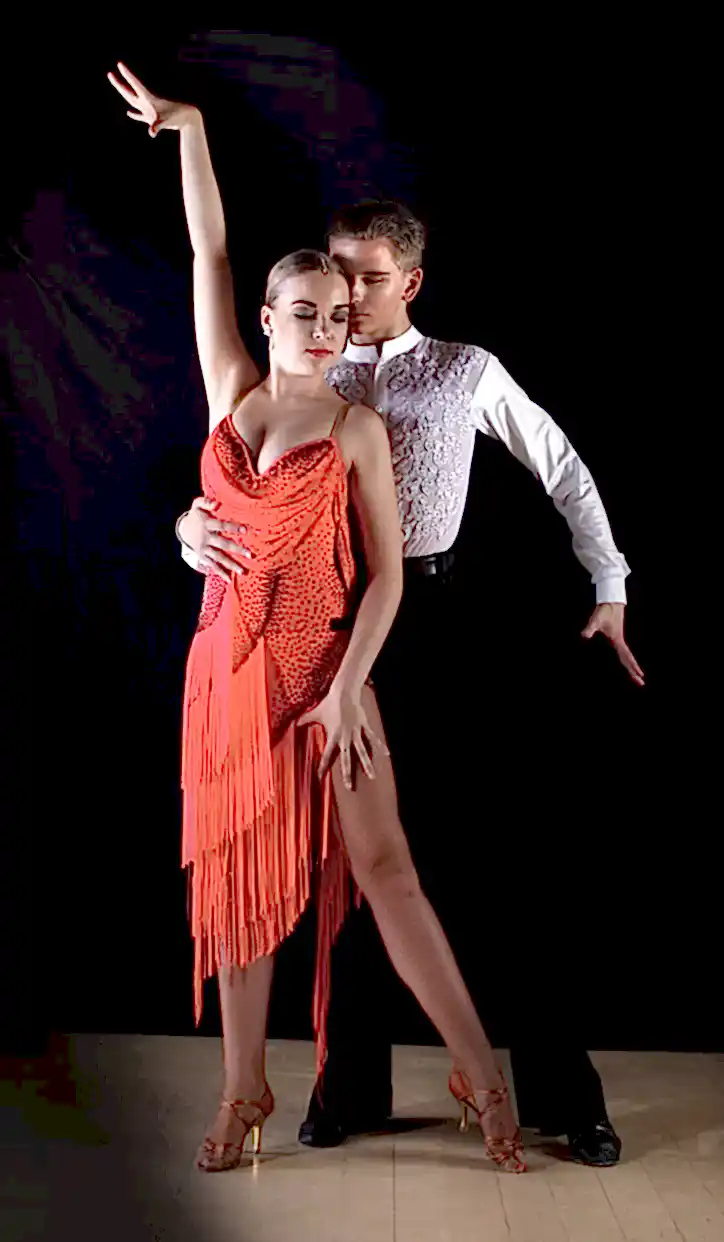 dans akademi iletişim